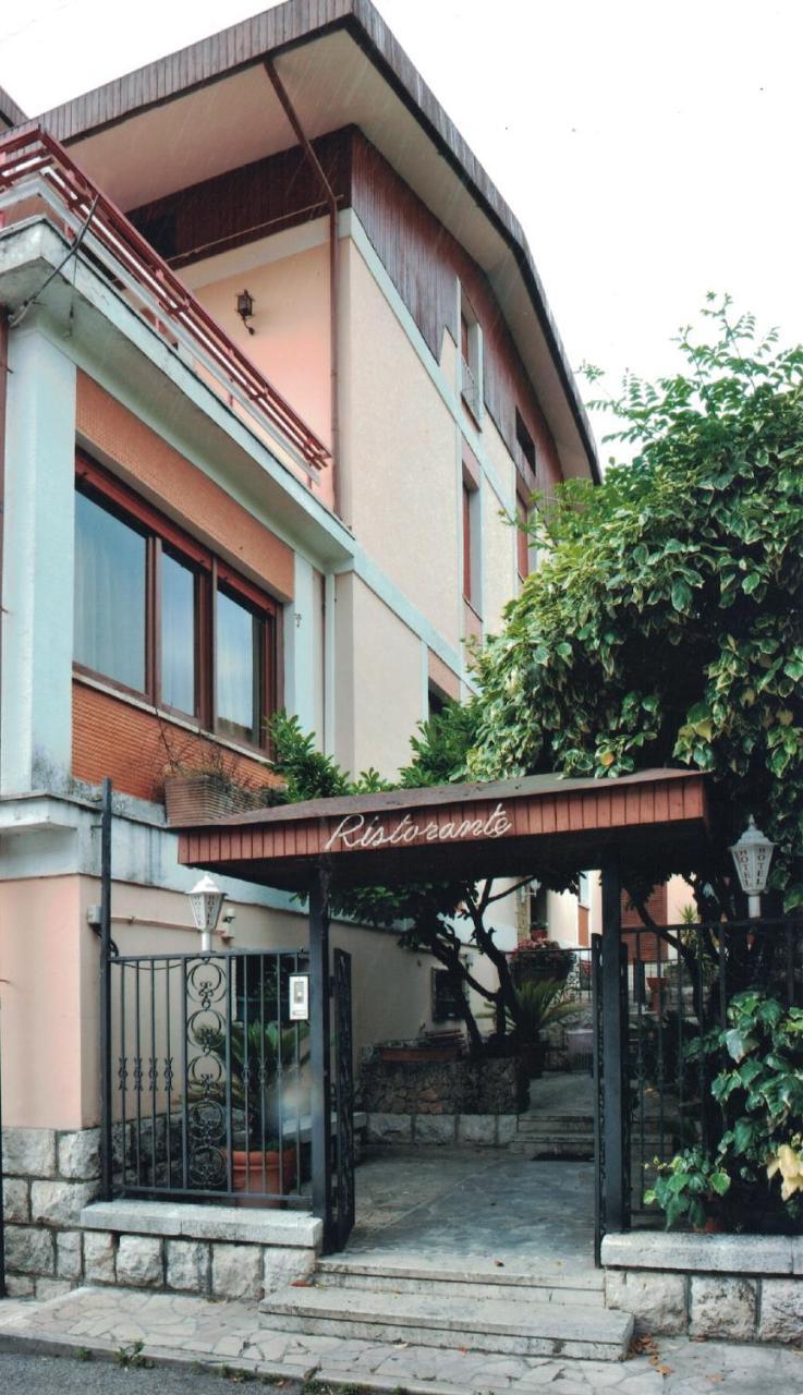 Albergo La Perla Civitella Roveto Екстериор снимка