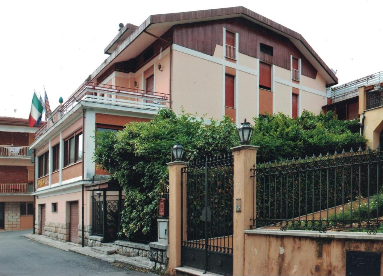 Albergo La Perla Civitella Roveto Екстериор снимка